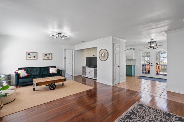 101 Private Road 915, Georgetown, TX 78626