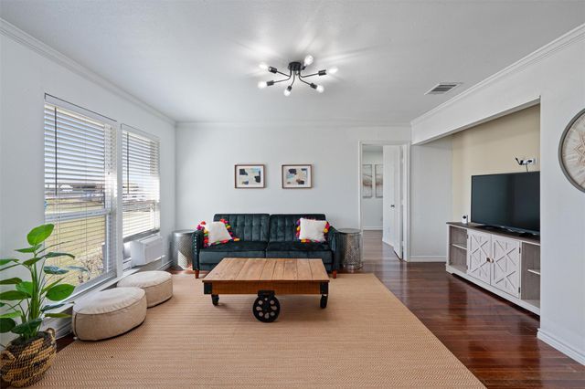 101 Private Road 915, Georgetown, TX 78626