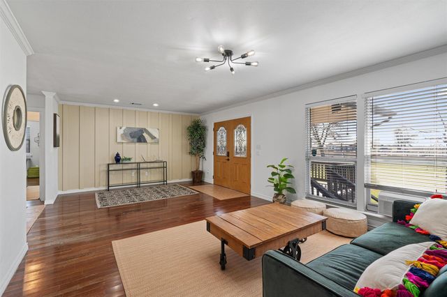 101 Private Road 915, Georgetown, TX 78626