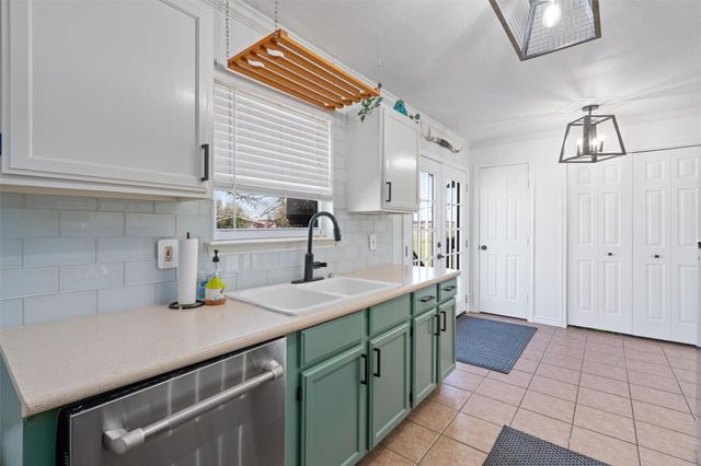 101 Private Road 915, Georgetown, TX 78626
