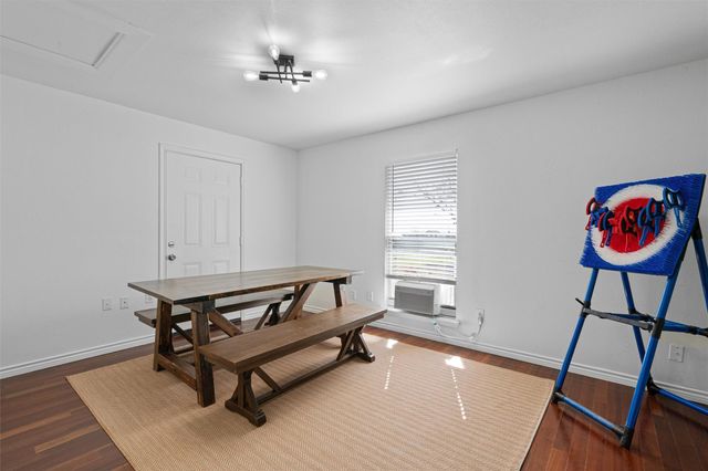 101 Private Road 915, Georgetown, TX 78626
