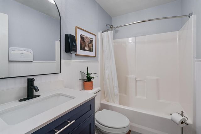 101 Private Road 915, Georgetown, TX 78626