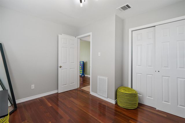 101 Private Road 915, Georgetown, TX 78626