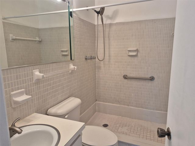 5840 NE 22nd Way 707, Fort Lauderdale, FL 33308