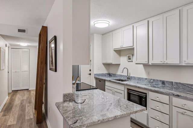 1200 Nicollet Mall 209, Minneapolis, MN 55403