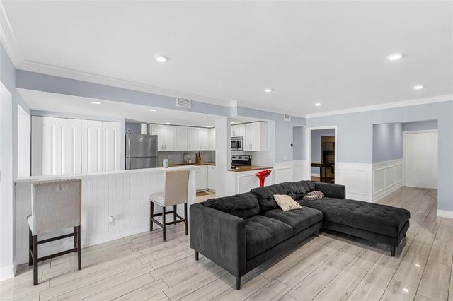 1521 NW 80th Avenue G, Margate, FL 33063