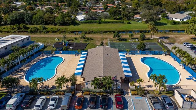 1521 NW 80th Avenue G, Margate, FL 33063