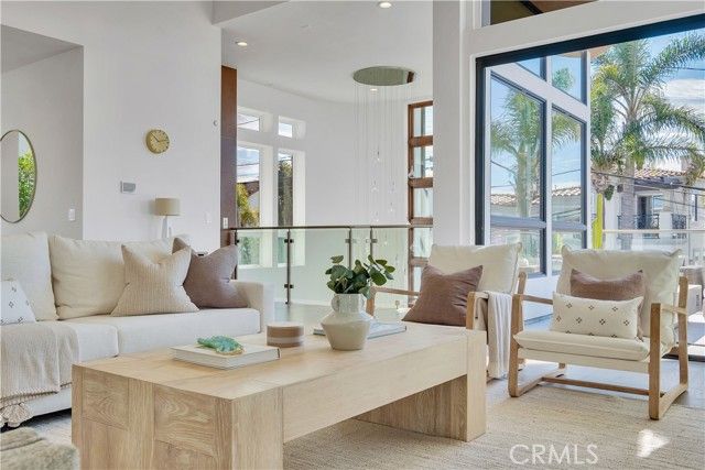 719 1st Place, Hermosa Beach, CA 90254