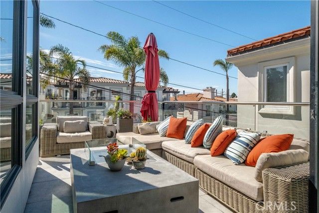 719 1st Place, Hermosa Beach, CA 90254