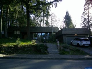 4552 Century Dr S, Salem, OR 97302