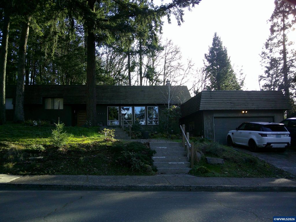 4552 Century Dr S, Salem, OR 97302
