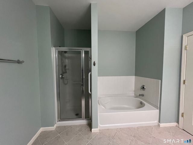 1 West Street 223, Simsbury, CT 06070