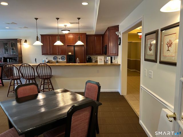 1 West Street 223, Simsbury, CT 06070