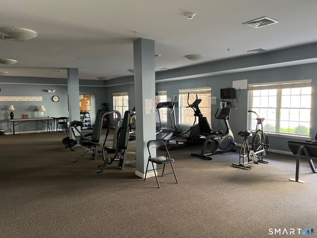 1 West Street 223, Simsbury, CT 06070