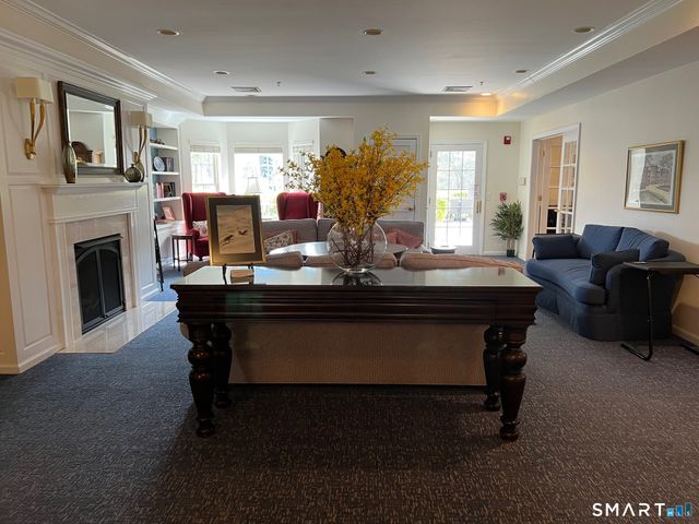 1 West Street 223, Simsbury, CT 06070