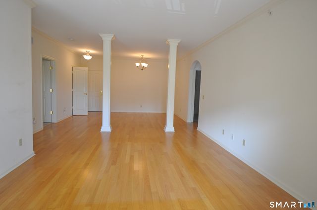 1 West Street 223, Simsbury, CT 06070