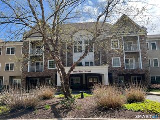 1 West Street 223, Simsbury, CT 06070