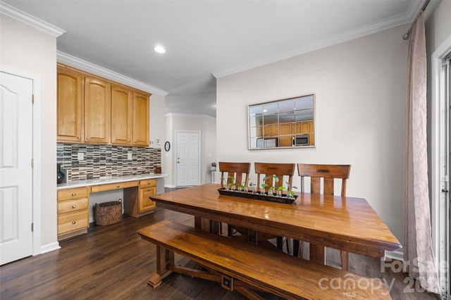 9916 Empire Woods Court, Charlotte, NC 28277