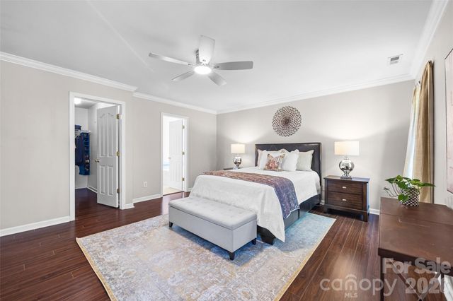 9916 Empire Woods Court, Charlotte, NC 28277