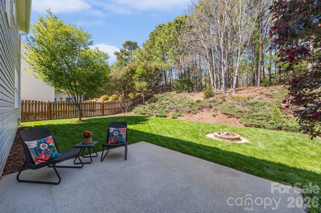 9916 Empire Woods Court, Charlotte, NC 28277