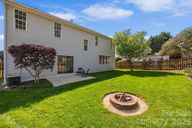 9916 Empire Woods Court, Charlotte, NC 28277