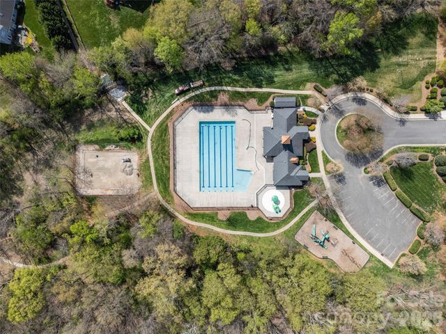 9916 Empire Woods Court, Charlotte, NC 28277