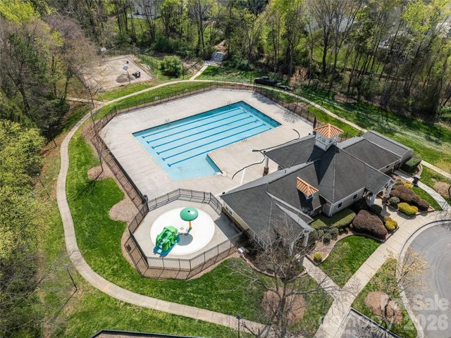 9916 Empire Woods Court, Charlotte, NC 28277