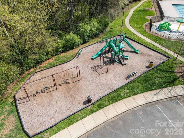 9916 Empire Woods Court, Charlotte, NC 28277