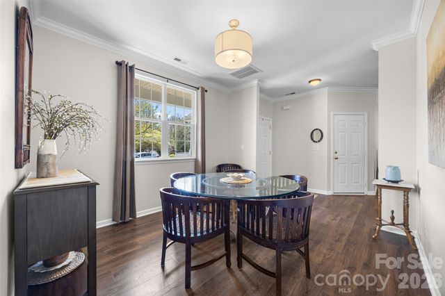 9916 Empire Woods Court, Charlotte, NC 28277