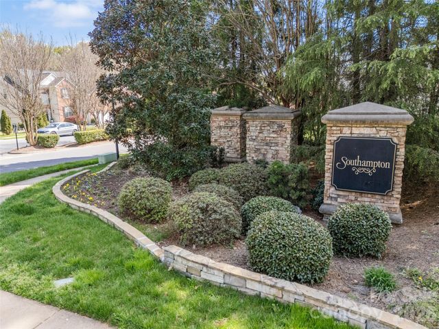 9916 Empire Woods Court, Charlotte, NC 28277