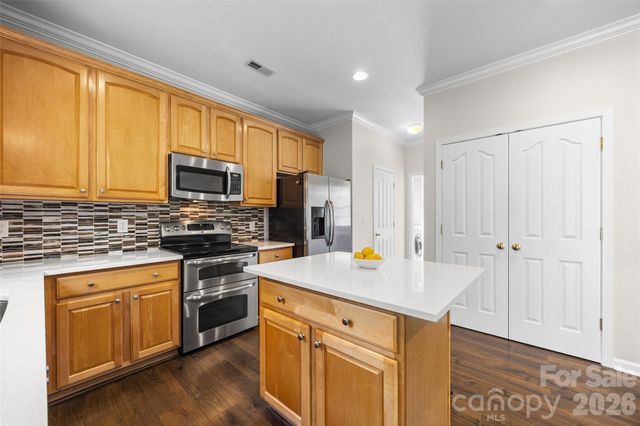 9916 Empire Woods Court, Charlotte, NC 28277