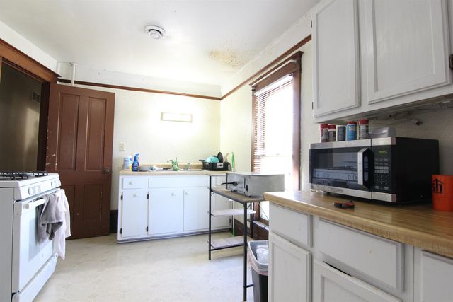 2122 Olive Street, Cedar Falls, IA 50613