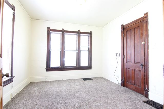 2122 Olive Street, Cedar Falls, IA 50613