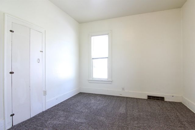 2122 Olive Street, Cedar Falls, IA 50613