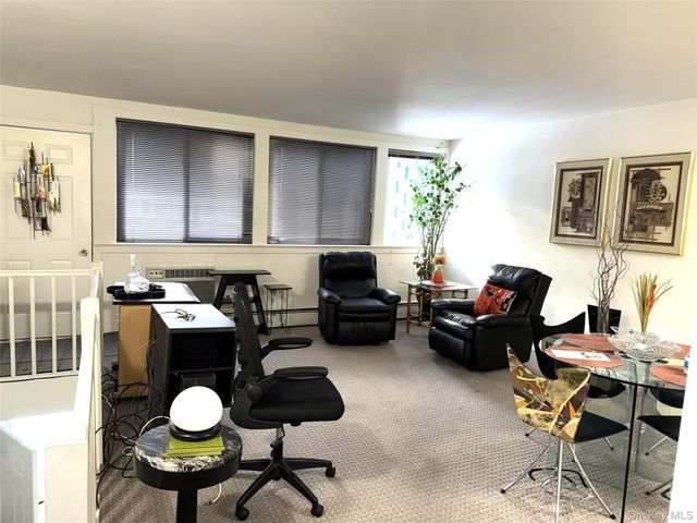 3 Wyndover Woods Lane 10, White Plains, NY 10603