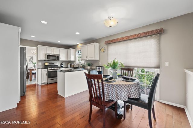 31 Kentucky Drive, Hazlet, NJ 07730