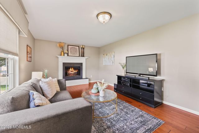 31 Kentucky Drive, Hazlet, NJ 07730