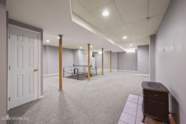 31 Kentucky Drive, Hazlet, NJ 07730