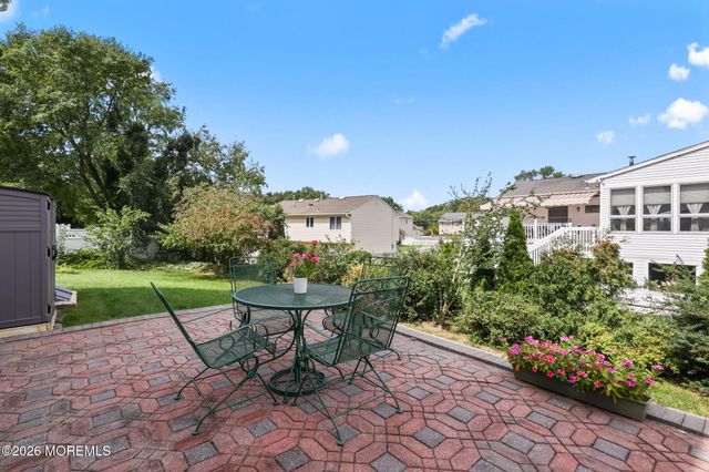 31 Kentucky Drive, Hazlet, NJ 07730