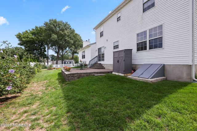 31 Kentucky Drive, Hazlet, NJ 07730