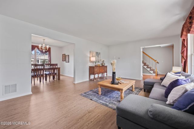 31 Kentucky Drive, Hazlet, NJ 07730