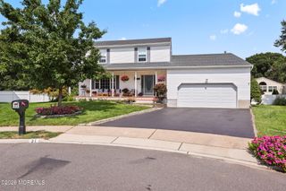 31 Kentucky Drive, Hazlet, NJ 07730