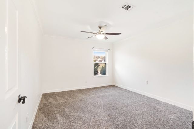 220 Laredo Drive, Reno, TX 75462