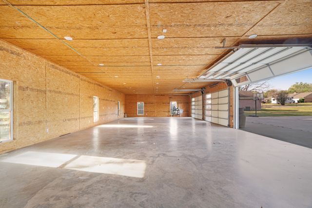 220 Laredo Drive, Reno, TX 75462