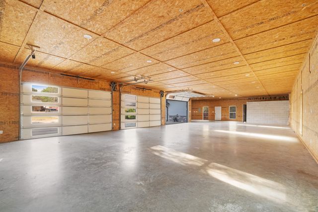 220 Laredo Drive, Reno, TX 75462