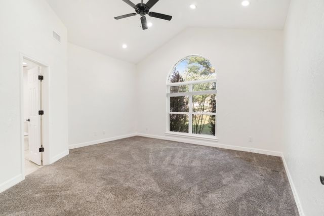 220 Laredo Drive, Reno, TX 75462