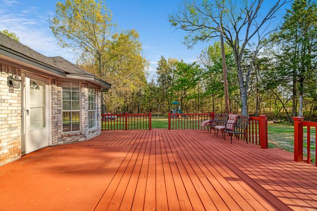 220 Laredo Drive, Reno, TX 75462