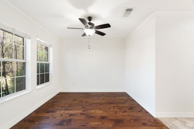 220 Laredo Drive, Reno, TX 75462