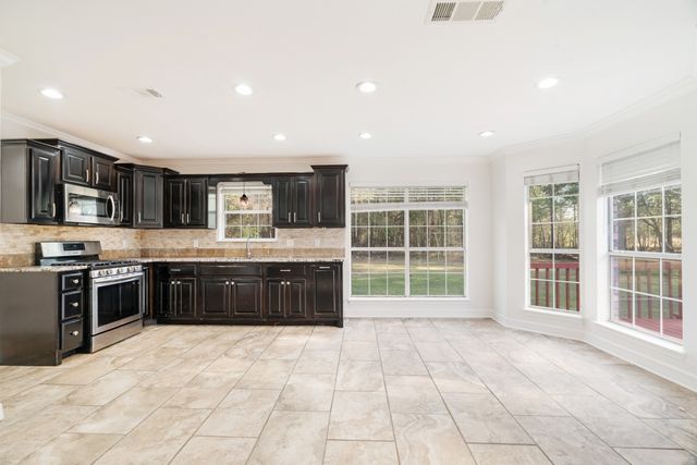 220 Laredo Drive, Reno, TX 75462