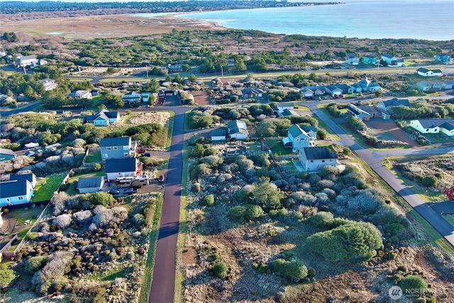 421 S Bel Air Loop, Ocean Shores, WA 98569